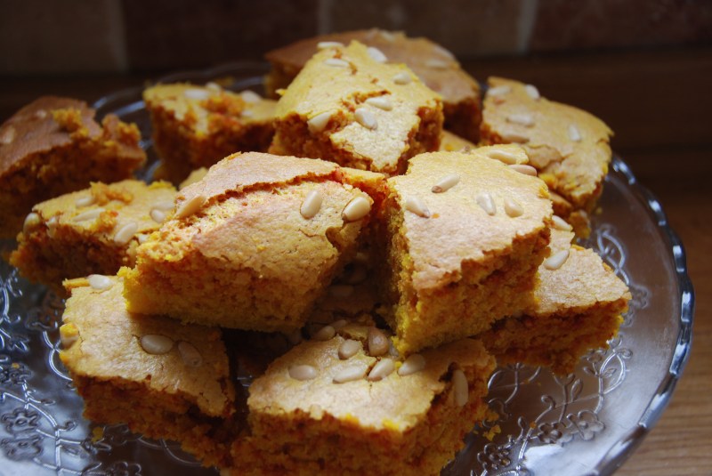 Sfoof: Sfouf, Yellow Lebanese cake DSC_0248